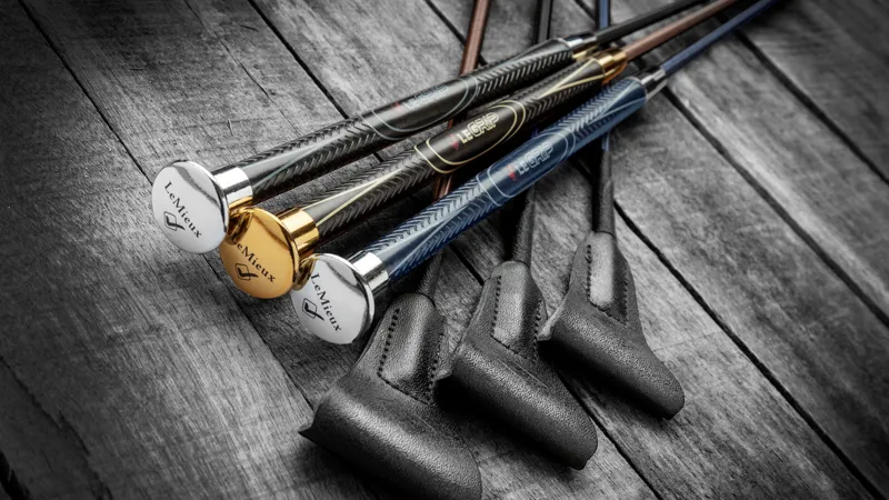 LeMieux LeGrip Jumping Whip Black-1